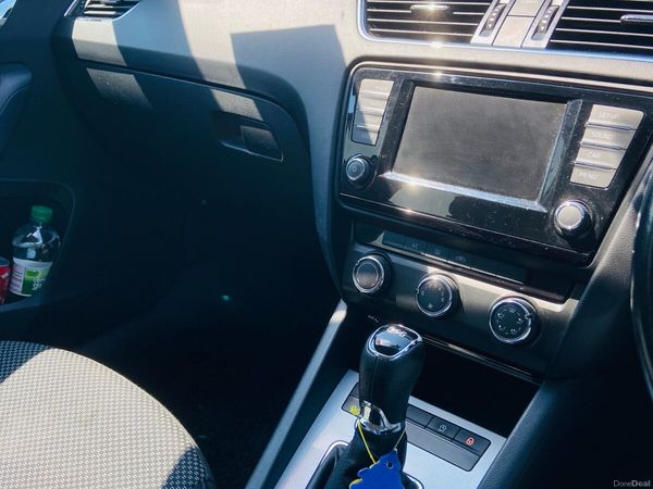 Skoda Octavia Saloon, Diesel, 2017, White