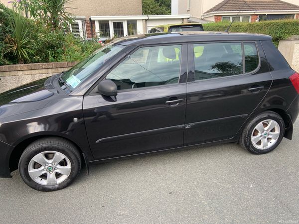 Skoda Fabia Hatchback, Petrol, 2010, Black