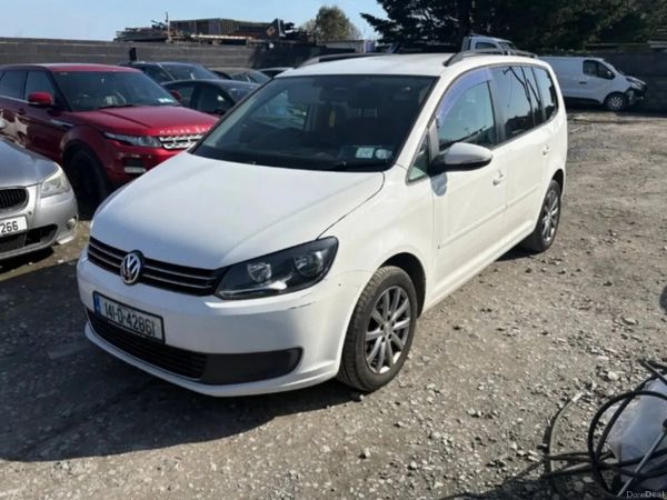 Volkswagen Touran MPV, Petrol, 2014, White