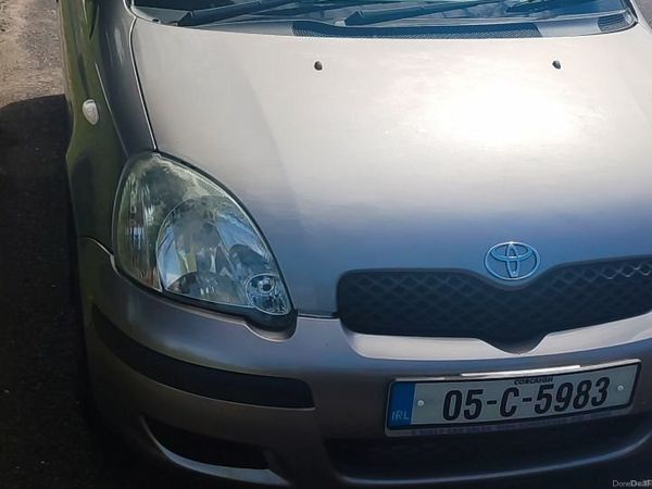 Toyota Yaris Hatchback, Petrol, 2005, Grey