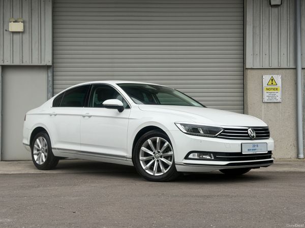 Volkswagen Passat Saloon, Diesel, 2018, White