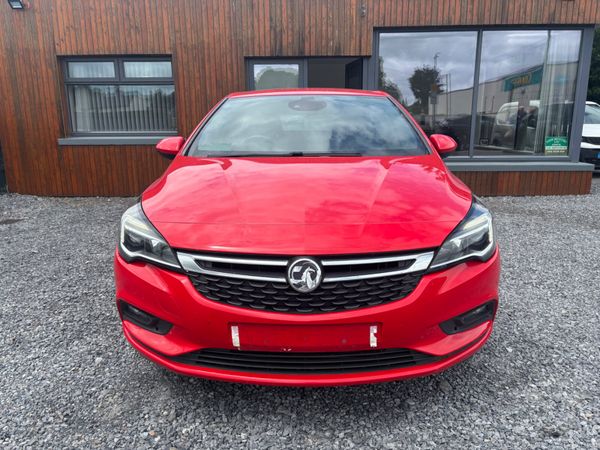 Vauxhall Astra Hatchback, Diesel, 2017, Red