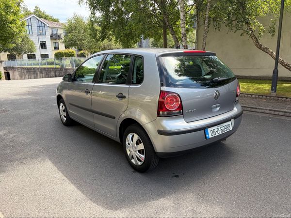Volkswagen Polo Hatchback, Petrol, 2006, Silver