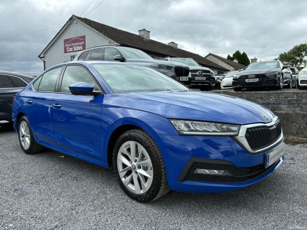Skoda Octavia Hatchback, Diesel, 2022, Blue