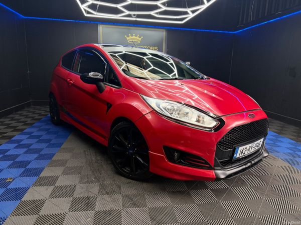 Ford Fiesta Hatchback, Petrol, 2014, Red