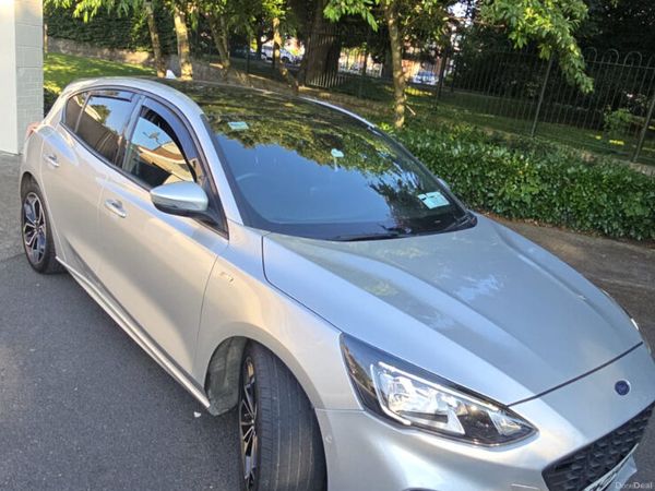Ford Focus Hatchback, Diesel, 2021, Grey