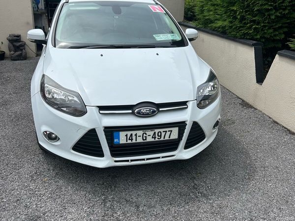 Ford Focus Hatchback, Petrol, 2014, White