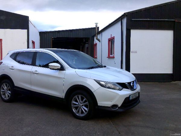 Nissan Qashqai Hatchback, Diesel, 2015, White