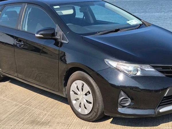 Toyota Auris Hatchback, Diesel, 2014, Black
