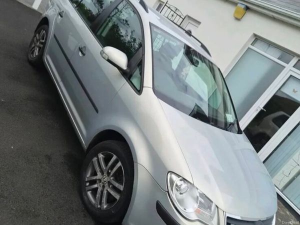 Volkswagen Touran MPV, Diesel, 2009, Silver