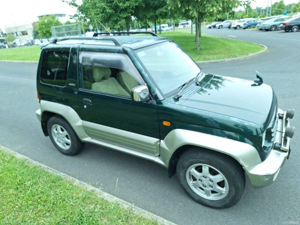 Mitsubishi Pajero SUV, Petrol, 1998, Green