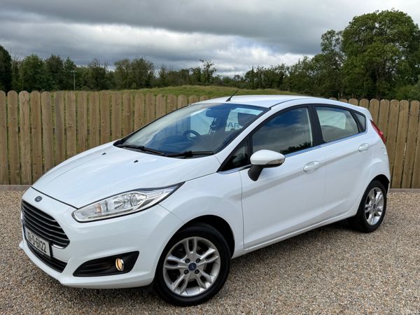 Ford Fiesta Hatchback, Petrol, 2016, White