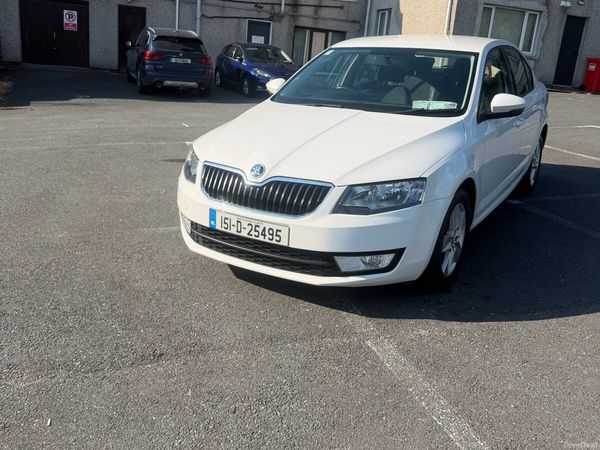 Skoda Octavia Saloon, Diesel, 2015, White