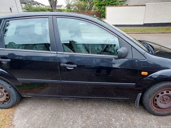 Ford Fiesta Hatchback, Petrol, 2003, Black