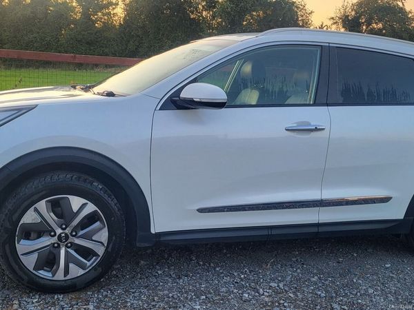 Kia e-Niro Estate/Jeep, Electric, 2019, White