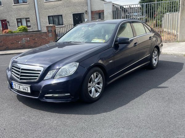 Mercedes-Benz E-Class Saloon, Diesel, 2011, Blue