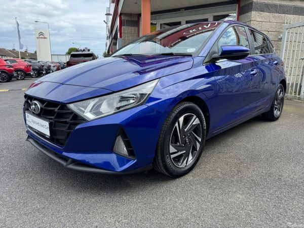 Hyundai i20 Hatchback, Petrol, 2023, Blue