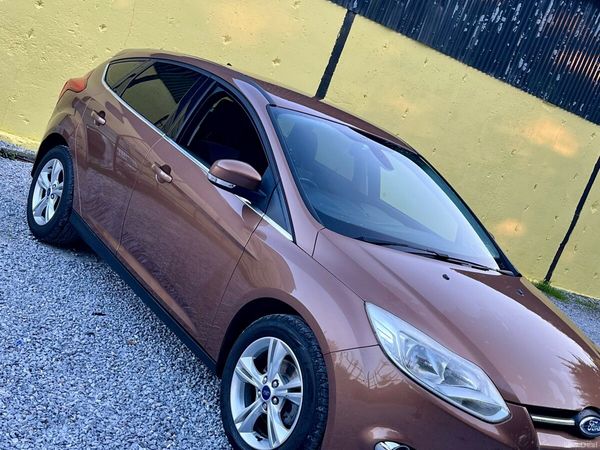 Ford Focus Hatchback, Petrol, 2013, Brown