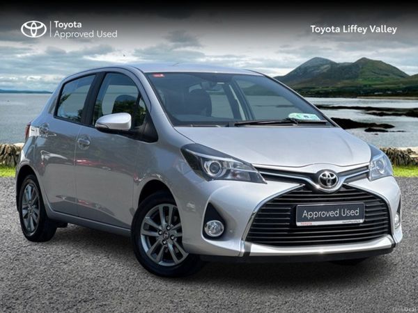 Toyota Yaris Hatchback, Petrol, 2015, Silver