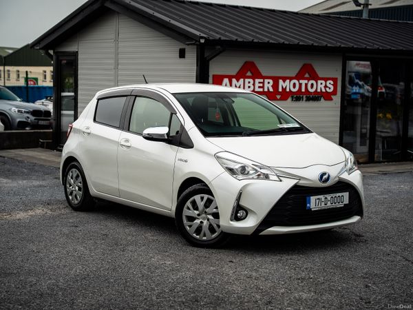 Toyota Yaris Hatchback, Petrol Hybrid, 2017, White