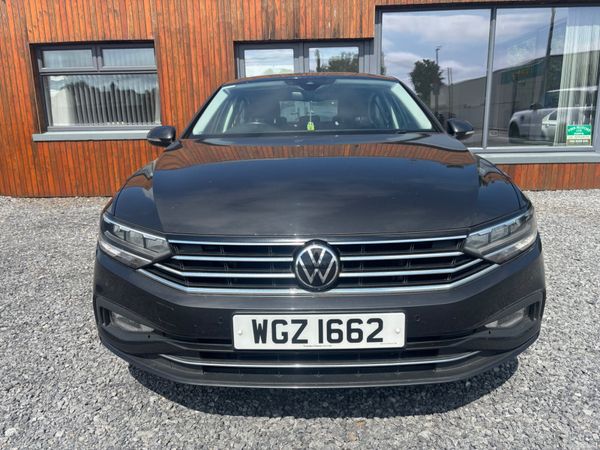 Volkswagen Passat Saloon, Diesel, 2022, Grey