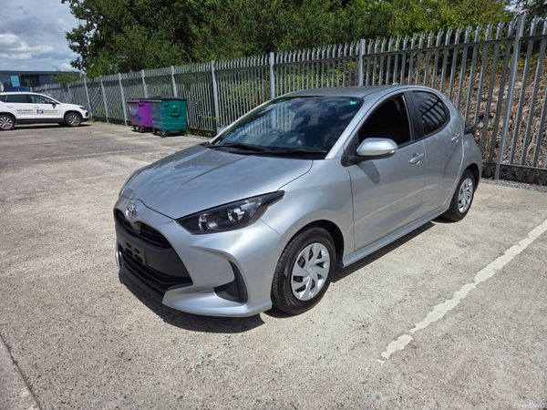 Toyota Vitz Hatchback, Petrol, 2018, Silver