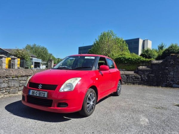 Suzuki Swift Hatchback, Petrol, 2006, Red