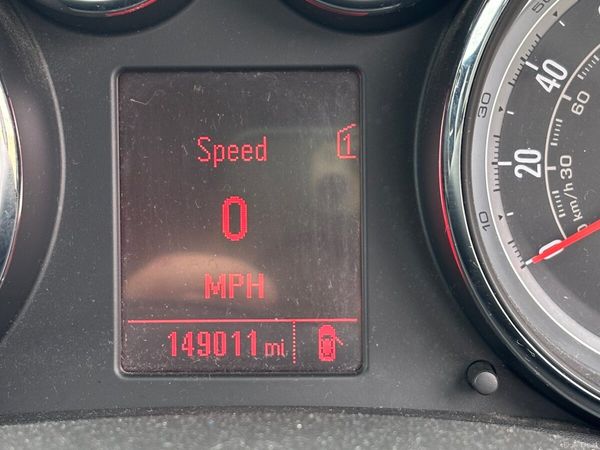 Vauxhall Astra Hatchback, Diesel, 2012, Silver