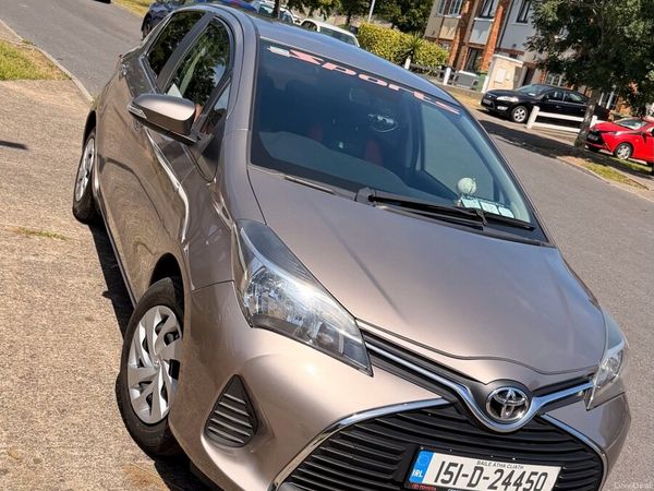 Toyota Yaris Hatchback, Petrol, 2015, Beige