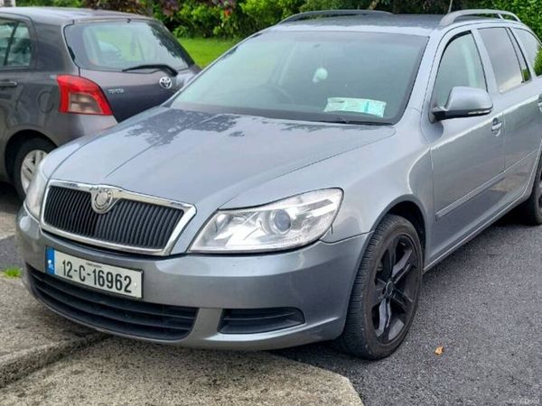 Skoda Octavia Estate, Diesel, 2012, Grey