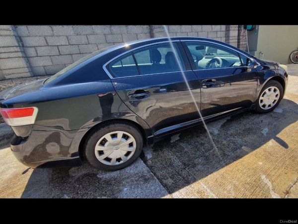 Toyota Avensis Saloon, Diesel, 2011, Grey