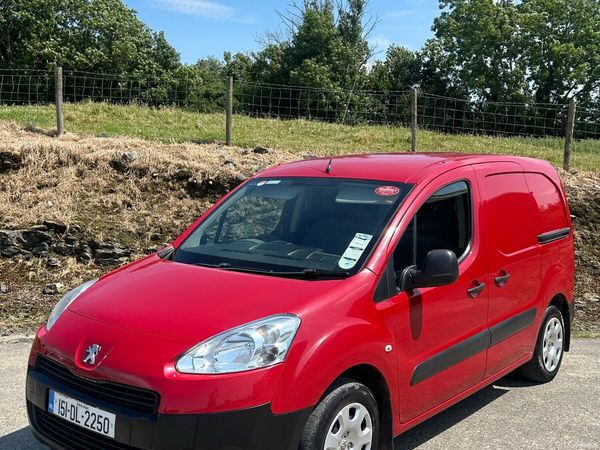 Peugeot Partner MPV, Diesel, 2015, Red