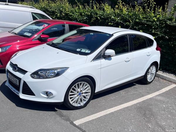 Ford Focus Hatchback, Petrol, 2012, White