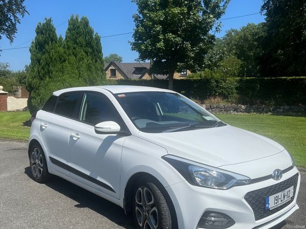 Hyundai i20 Hatchback, Petrol, 2019, White