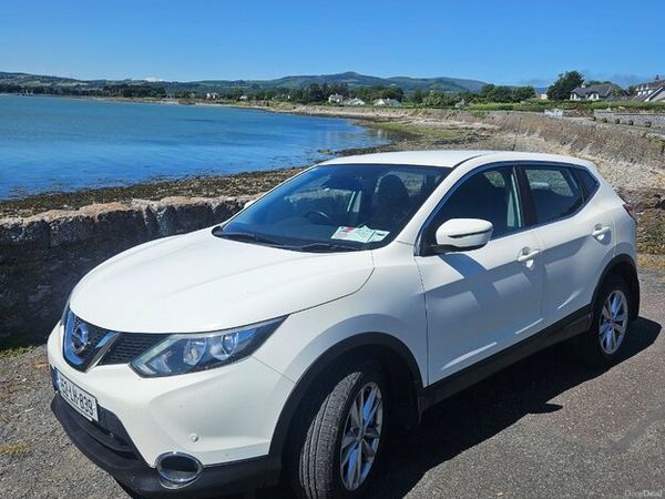 Nissan Qashqai Hatchback, Petrol, 2015, White