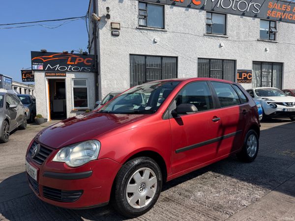 Volkswagen Polo Hatchback, Petrol, 2006, Red
