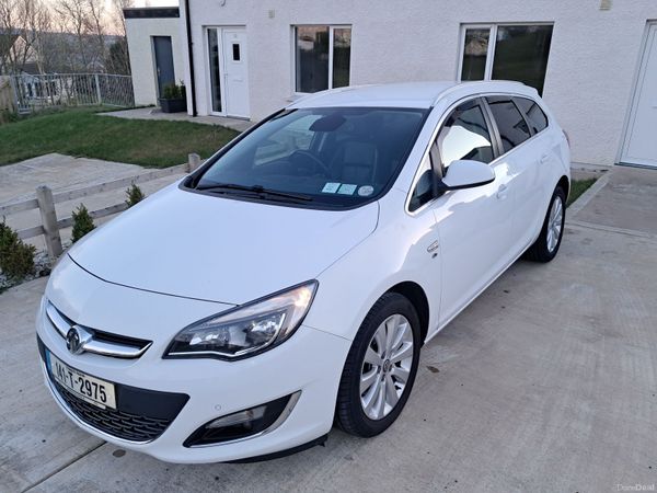Vauxhall Astra Estate, Diesel, 2014, White