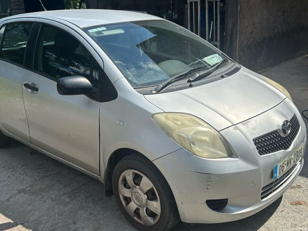Toyota Yaris Hatchback, Petrol, 2006, Silver
