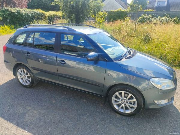 Skoda Fabia Estate, Petrol, 2014, Grey