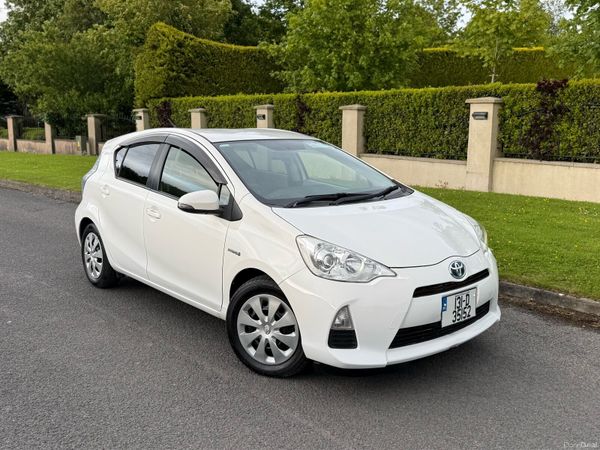 Toyota Aqua Hatchback, Petrol Hybrid, 2013, White