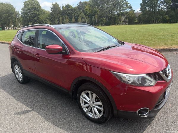 Nissan Qashqai Hatchback, Diesel, 2016, Red