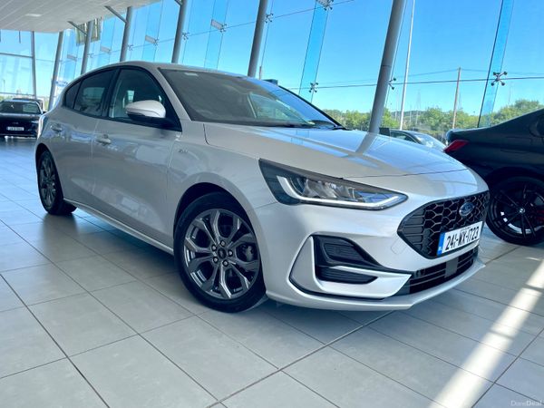 Ford Focus Hatchback, Petrol, 2024, Grey