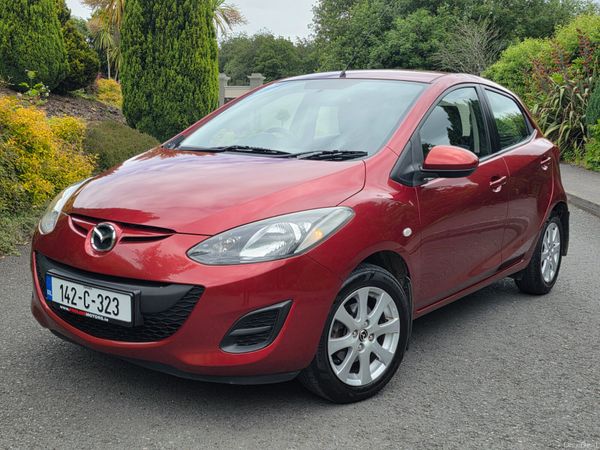 Mazda Mazda2 Hatchback, Petrol, 2014, Red