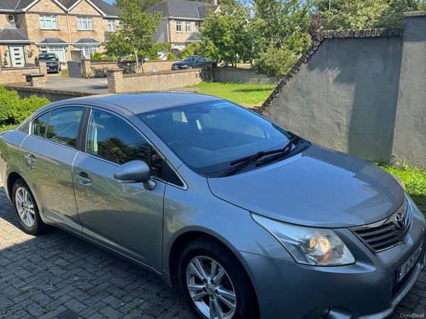 Toyota Avensis Saloon, Petrol, 2010, Grey