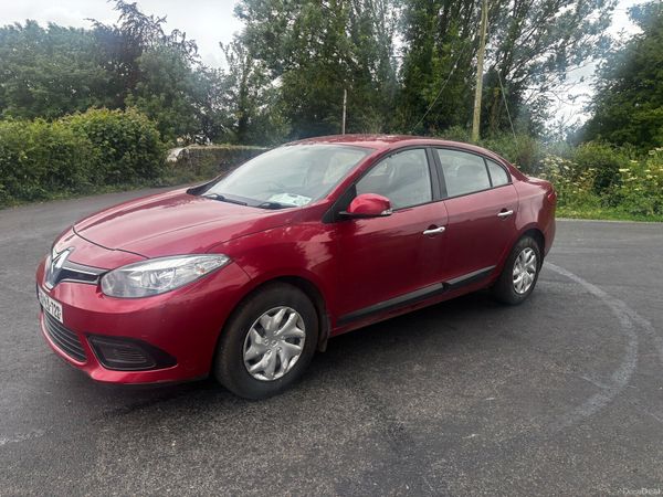 Renault Fluence Saloon, Diesel, 2015, Red