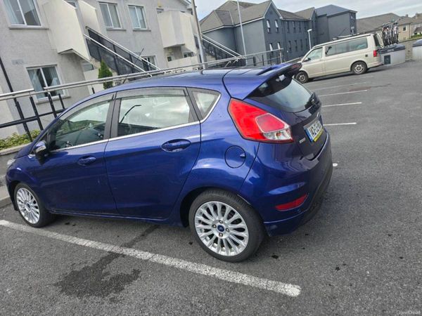Ford Fiesta Hatchback, Petrol, 2014, Blue