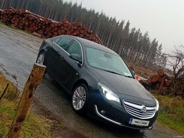 Vauxhall Insignia Hatchback, Diesel, 2014, Black