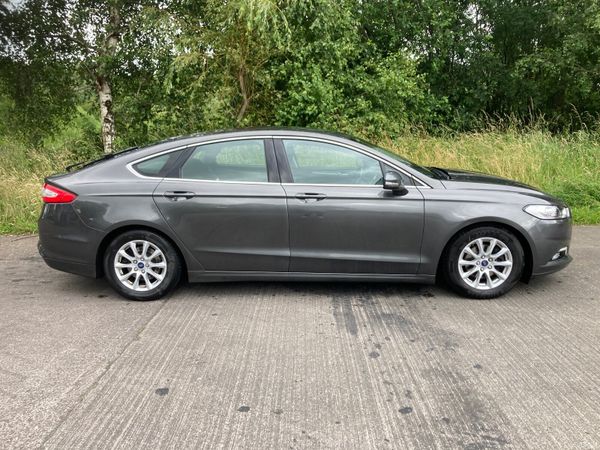 Ford Mondeo Hatchback, Diesel, 2018, Grey