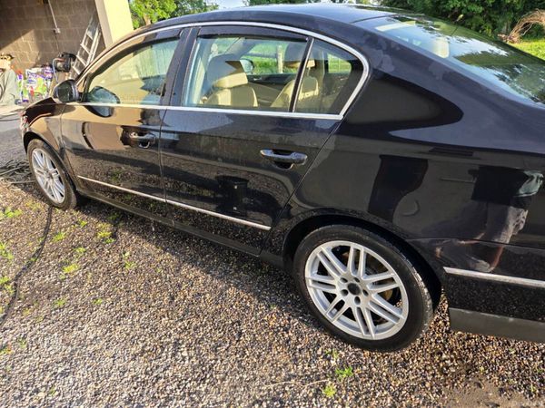 Volkswagen Passat Saloon, Diesel, 2008, Black