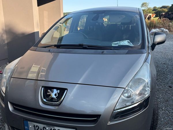 Peugeot 5008 MPV, Diesel, 2012, Grey